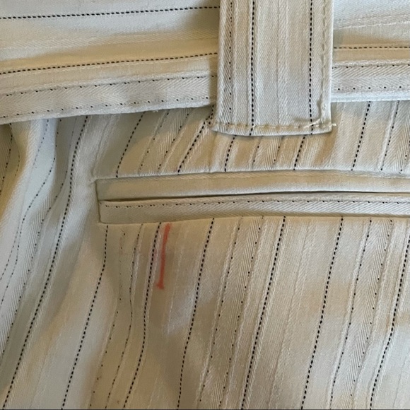 ALICE + OLIVIA 2000’s Vintage Pinstriped Laurie Paperbag shorts, Size 0. - Picture 7 of 10